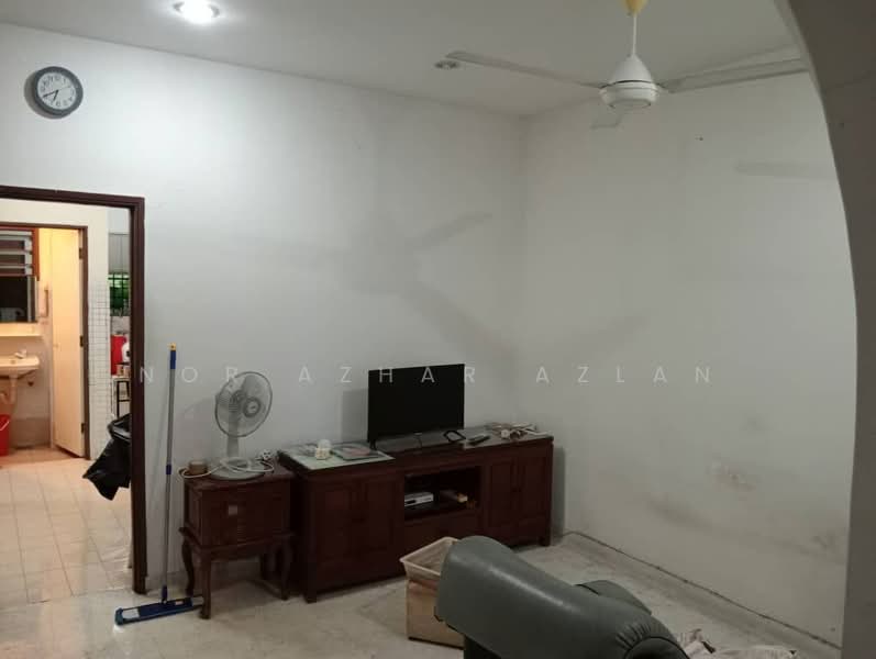 Rumah Teres 2-Tingkat untuk Dijual di SS19 (Subang Jaya) - Nor Azhar Azlan - Living Room - PropertyGuru.com.my