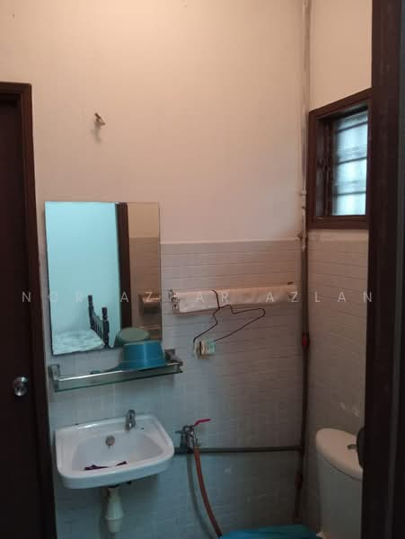 Rumah Teres 2-Tingkat untuk Dijual di SS19 (Subang Jaya) - Nor Azhar Azlan - Bathroom - PropertyGuru.com.my