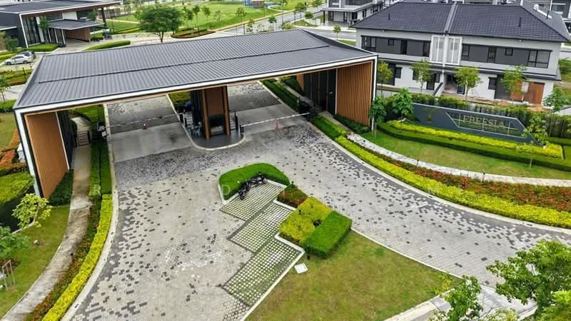 Rumah Berkembar untuk Dijual di Telok Panglima Garang (Selangor) - Rashidah Juremi - Exterior - PropertyGuru.com.my
