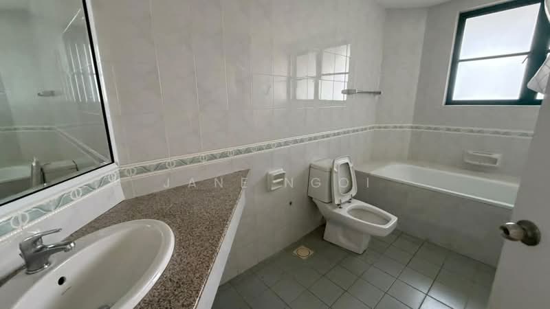 Kondominium untuk Disewa di The Straits View Condominium - Jane Ngoi - Bathroom - PropertyGuru.com.my