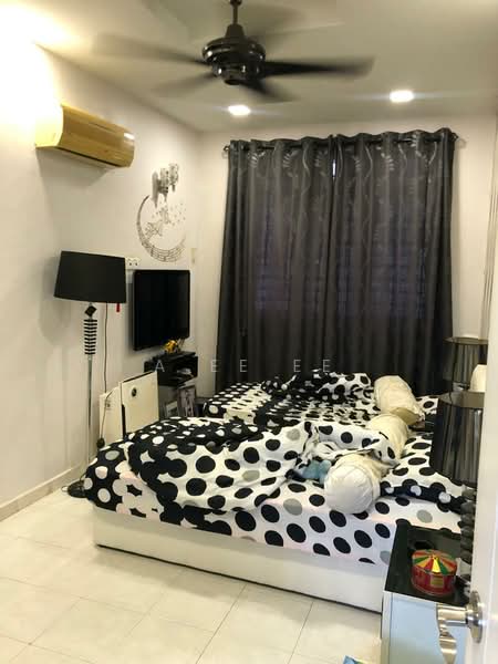 Semi-Detached House for Sale in Taman Green Lane (Jelutong) - A Ee Ee - Bedroom - PropertyGuru.com.my