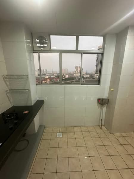 Pangsapuri untuk Disewa di Vista Mutiara - Eric Per - Kitchen - PropertyGuru.com.my