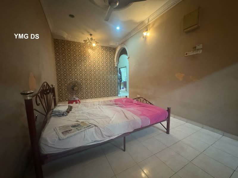 1-storey Terraced House for Sale in Bandar Bukit Raja (Klang) - Rohaya . - Bedroom - PropertyGuru.com.my