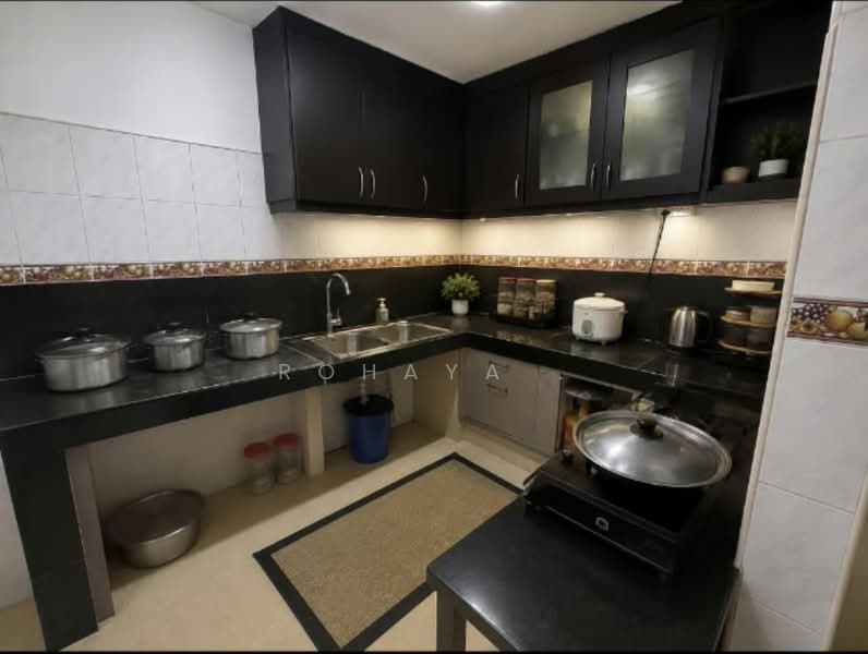 1-storey Terraced House for Sale in Bandar Bukit Raja (Klang) - Rohaya . - Kitchen - PropertyGuru.com.my