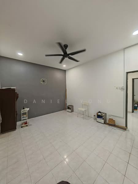 Rumah Teres 2-Tingkat untuk Dijual di Taman Megah Ria (Masai) - Daniel Yong - Living Room - PropertyGuru.com.my