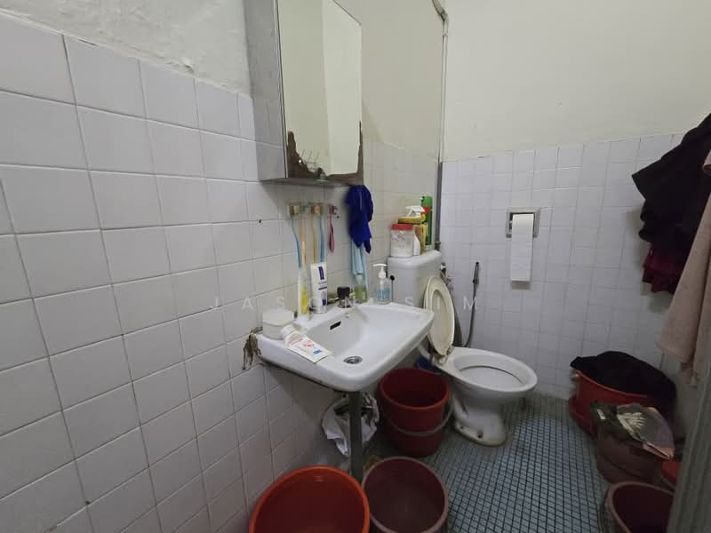 1-storey Terraced House for Sale in Taman Skudai Baru (Skudai) - Jason Sim - Bathroom - PropertyGuru.com.my