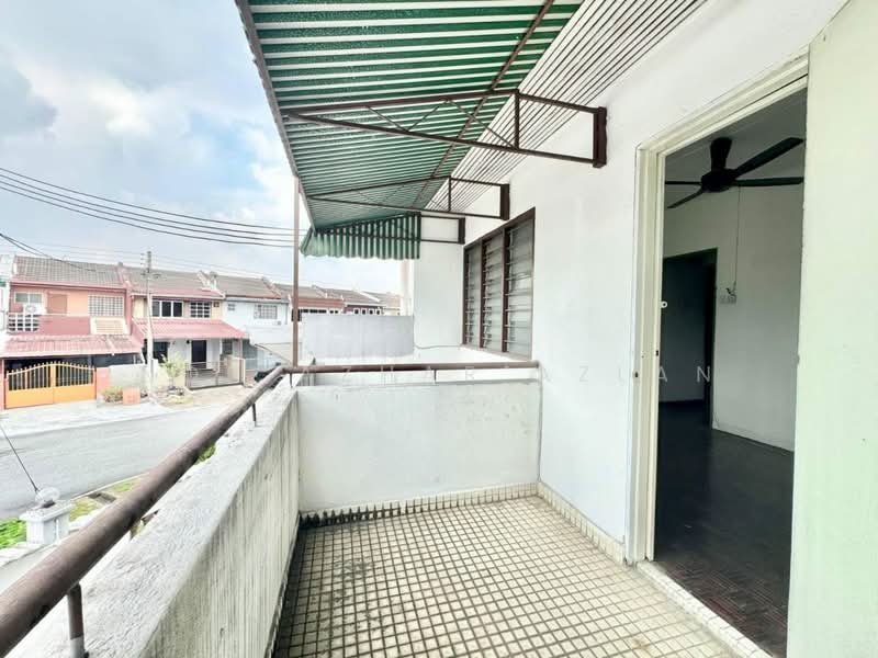 Rumah Teres 2-Tingkat untuk Dijual di SS19 (Subang Jaya) - Nor Azhar Azlan - Balcony - PropertyGuru.com.my