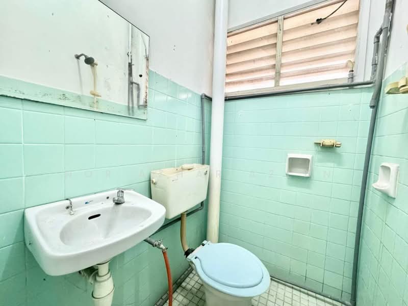 Rumah Teres 2-Tingkat untuk Dijual di SS19 (Subang Jaya) - Nor Azhar Azlan - Bathroom - PropertyGuru.com.my