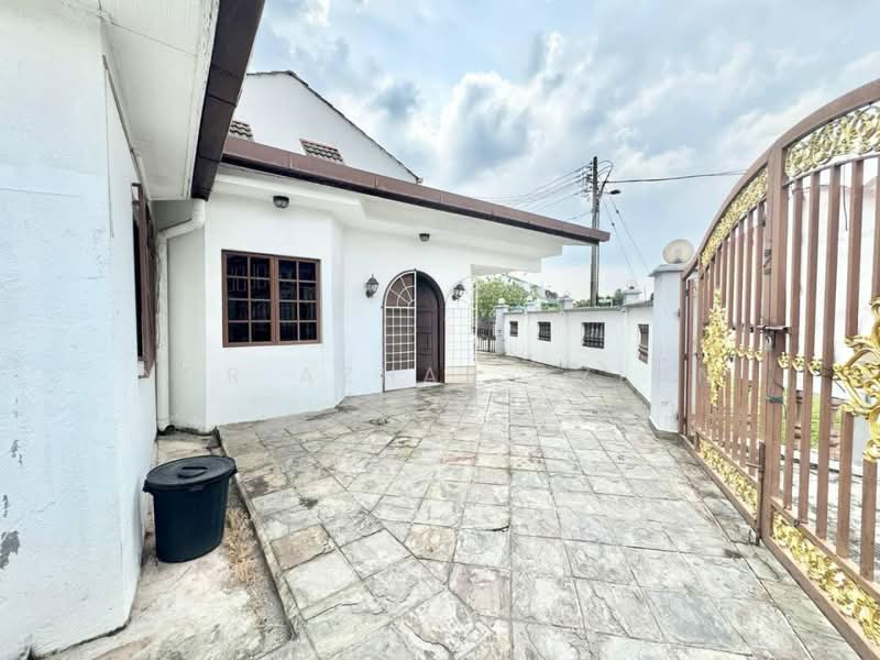 Rumah Teres 2-Tingkat untuk Dijual di SS19 (Subang Jaya) - Nor Azhar Azlan - Exterior - PropertyGuru.com.my