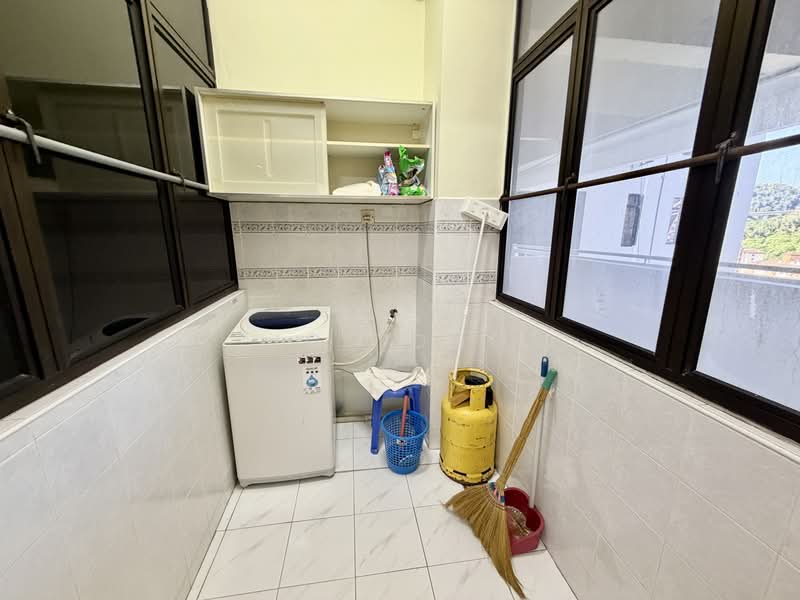 Pangsapuri untuk Dijual di Parkview Towers - JC Tong - Balcony - PropertyGuru.com.my