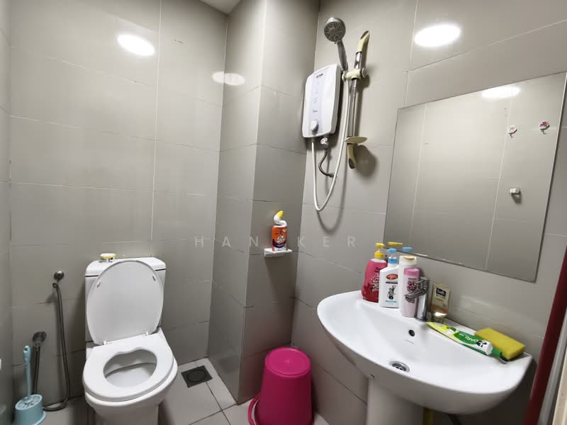 Kediaman Servis untuk Dijual di The Scott Garden SOHO - Han Ker - Bathroom - PropertyGuru.com.my