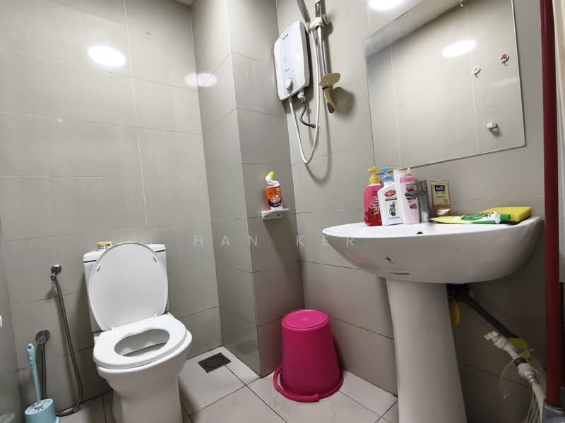 Kediaman Servis untuk Dijual di The Scott Garden SOHO - Han Ker - Bathroom - PropertyGuru.com.my
