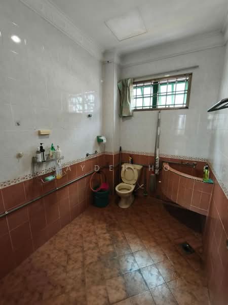 Bungalow House untuk Disewa di Taman Paramount (Petaling Jaya) - Jayden Ho - Bathroom - PropertyGuru.com.my