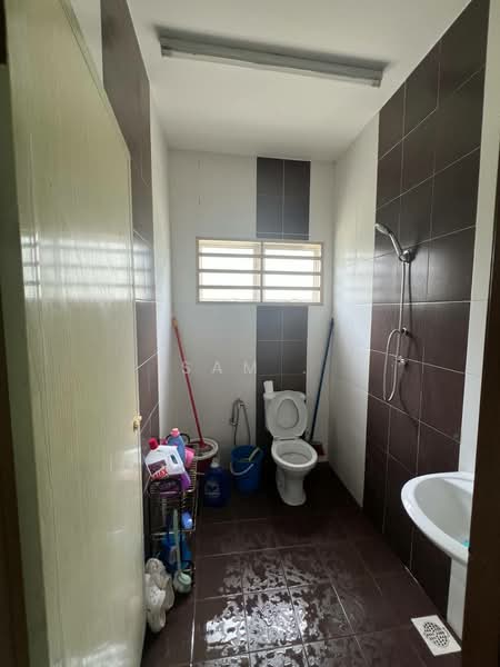 Semi-Detached House for Sale in Chemor (Perak) - Sam . - Bathroom - PropertyGuru.com.my