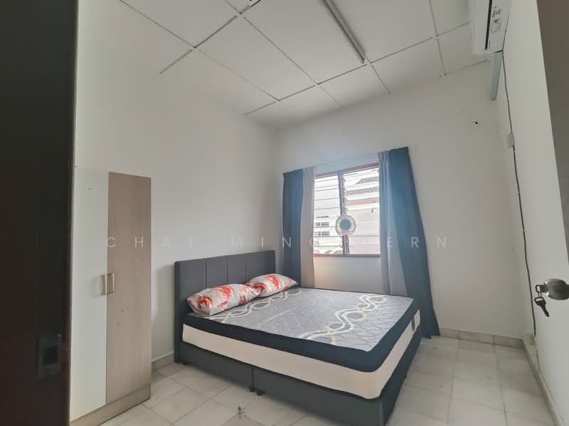 Rumah Teres 2-Tingkat untuk Disewa di Taman Muhibbah (Seri Kembangan) - Chai Ming Hern - Bedroom - PropertyGuru.com.my
