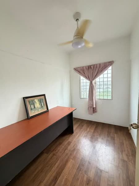 Kondominium untuk Dijual di Pelangi Indah Condominium - Tris Jong - Study - PropertyGuru.com.my