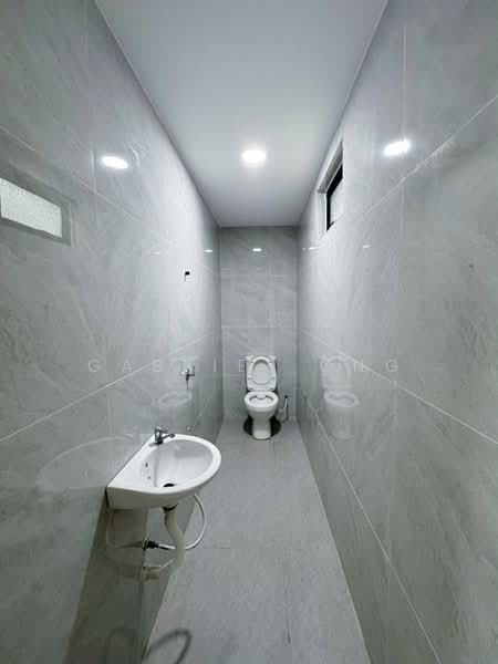 Rumah Teres 2-Tingkat untuk Dijual di Taman Sentosa (Johor Bahru) - Gabriel Ong - Bathroom - PropertyGuru.com.my
