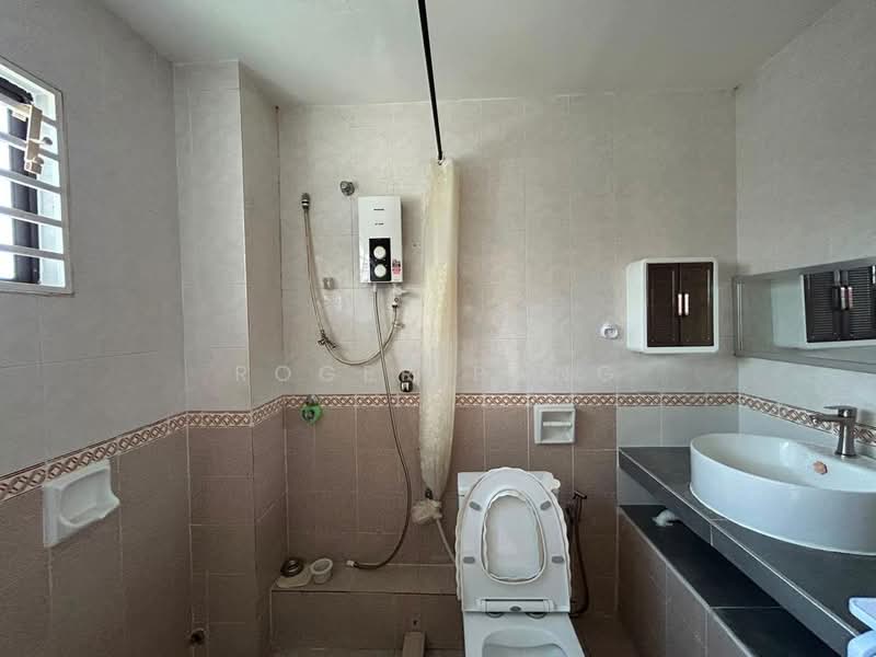 Rumah Teres 2-Tingkat untuk Dijual di Cheras (Selangor) - Roger Pang - Bathroom - PropertyGuru.com.my