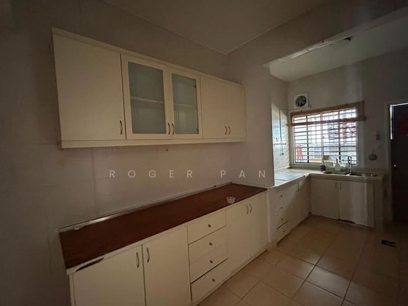 Rumah Teres 2-Tingkat untuk Dijual di Cheras (Selangor) - Roger Pang - Kitchen - PropertyGuru.com.my