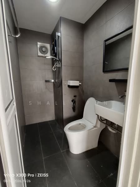 Pangsapuri untuk Disewa di Sri Teratai Apartment - Shally Pun - Bathroom - PropertyGuru.com.my