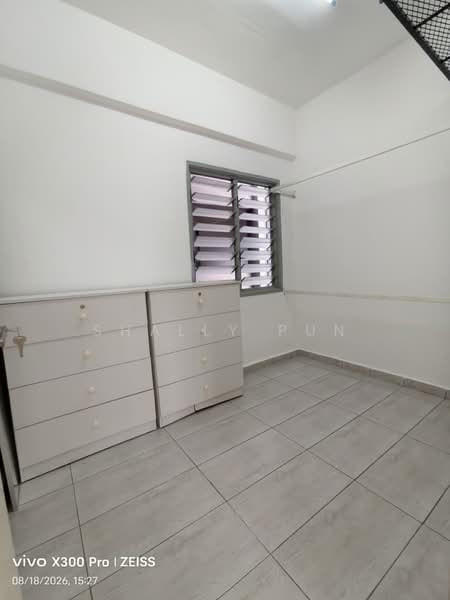 Pangsapuri untuk Disewa di Sri Teratai Apartment - Shally Pun - Bedroom - PropertyGuru.com.my