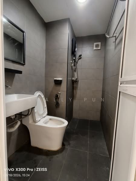 Pangsapuri untuk Disewa di Sri Teratai Apartment - Shally Pun - Bathroom - PropertyGuru.com.my