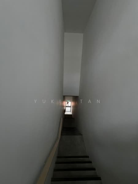 Shop / Office untuk Disewa di Cyberjaya (Selangor) - Yukii Tan - Corridor - PropertyGuru.com.my