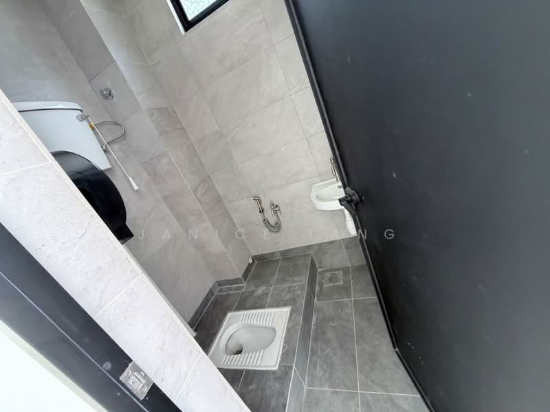 Kilang untuk Disewa di Kapar Industrial Park (Kapar) - Janice Tang - Bathroom - PropertyGuru.com.my