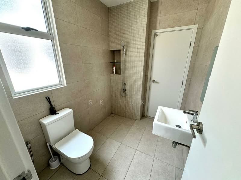 Rumah Teres untuk Dijual di Tamansari (Rawang) - SK Luk - Bathroom - PropertyGuru.com.my