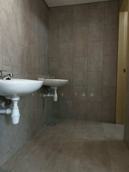 Shop / Office untuk Disewa di Cyberjaya (Selangor) - Yukii Tan - Bathroom - PropertyGuru.com.my