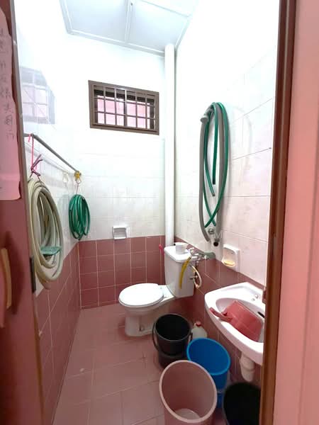 Rumah Teres 1-Tingkat untuk Dijual di Taman Rinting (Masai) - Karl Lim - Bathroom - PropertyGuru.com.my