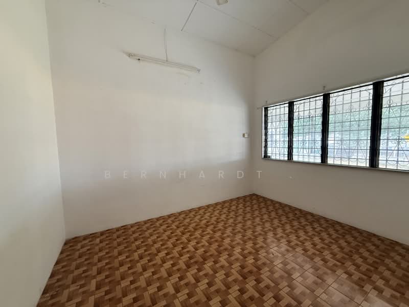 Rumah Teres 1-Tingkat untuk Dijual di Seksyen 8 (Petaling Jaya) - Bernhardt . - PropertyGuru.com.my