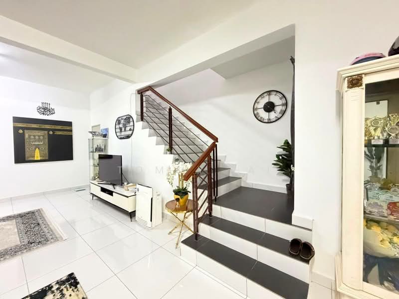 2-storey Terraced House for Sale in Taman Bestari Indah (Ulu Tiram) - Tommy Tai - Living Room - PropertyGuru.com.my