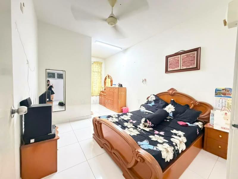 2-storey Terraced House for Sale in Taman Bestari Indah (Ulu Tiram) - Tommy Tai - Bedroom - PropertyGuru.com.my