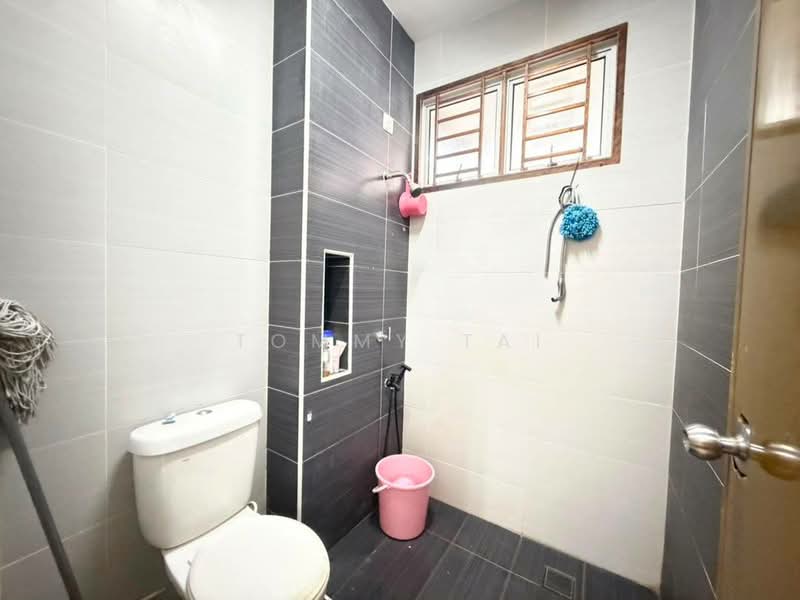 2-storey Terraced House for Sale in Taman Bestari Indah (Ulu Tiram) - Tommy Tai - Bathroom - PropertyGuru.com.my