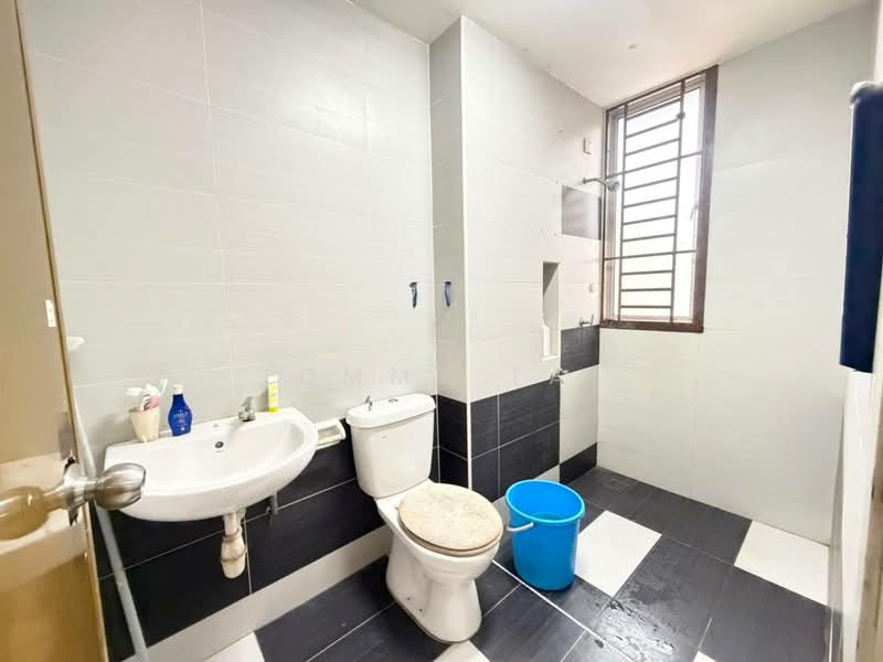 2-storey Terraced House for Sale in Taman Bestari Indah (Ulu Tiram) - Tommy Tai - Bathroom - PropertyGuru.com.my