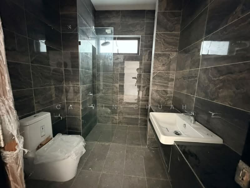 Cluster House for Sale in Johor Bahru (Johor) - Calvin Chuah - Bathroom - PropertyGuru.com.my