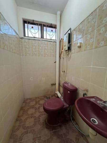 2-storey Terraced House for Sale in Taman Permatang Sintok (Penaga) - C.H. Lee - Bathroom - PropertyGuru.com.my