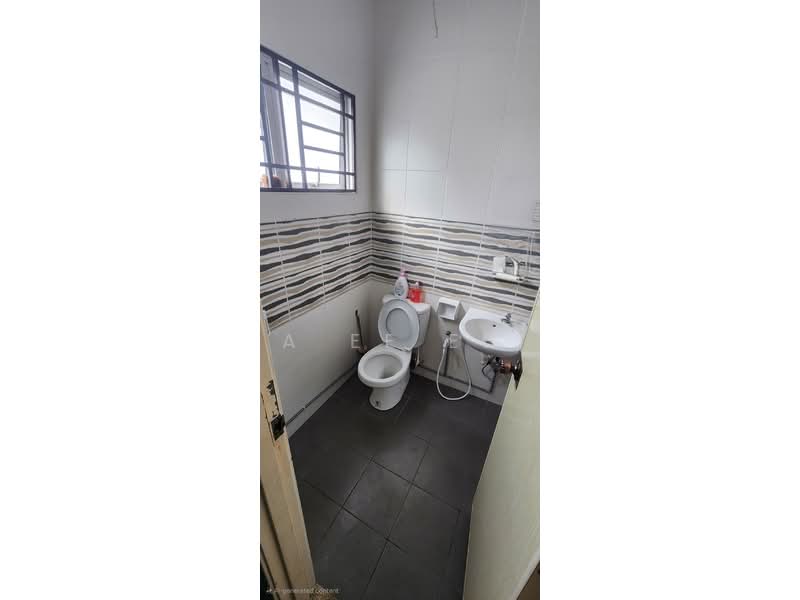 2-storey Terraced House for Rent in Sungai Ara (Penang) - A Ee Ee - Bathroom - PropertyGuru.com.my