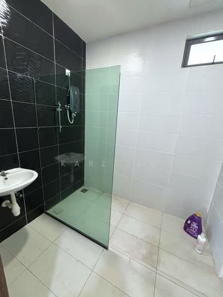 Cluster House for Sale in Taman Bukit Skudai (Skudai) - Karl Lim - Bathroom - PropertyGuru.com.my