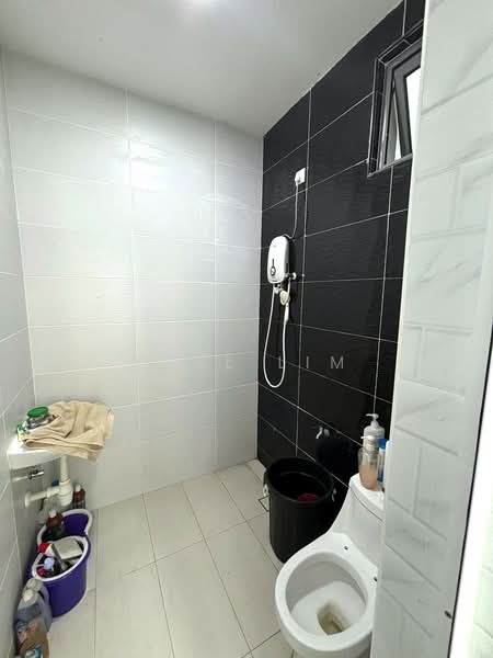 Cluster House for Sale in Taman Bukit Skudai (Skudai) - Karl Lim - Bathroom - PropertyGuru.com.my