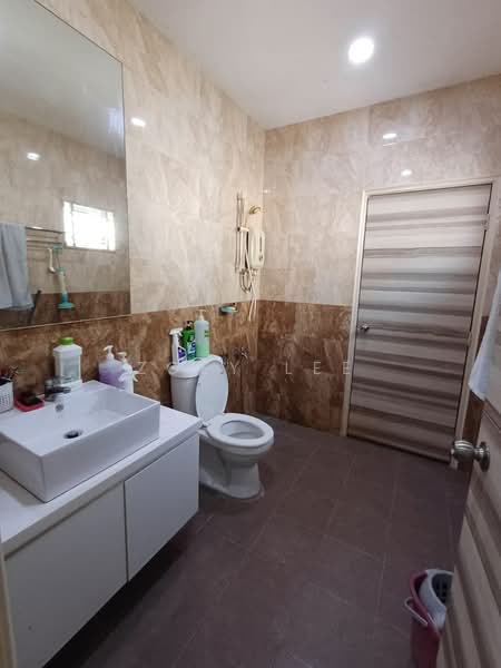 Rumah Teres 2-Tingkat untuk Dijual di Taman Sierra Perdana (Masai) - Zoey Lee - Bathroom - PropertyGuru.com.my