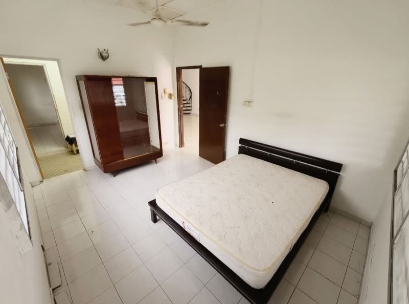 1.5-storey Terraced House for Rent in Taman Pelangi (Johor Bahru) - Jim Ng - Bedroom - PropertyGuru.com.my