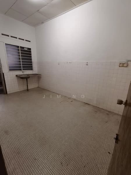 1.5-storey Terraced House for Rent in Taman Pelangi (Johor Bahru) - Jim Ng - Kitchen - PropertyGuru.com.my