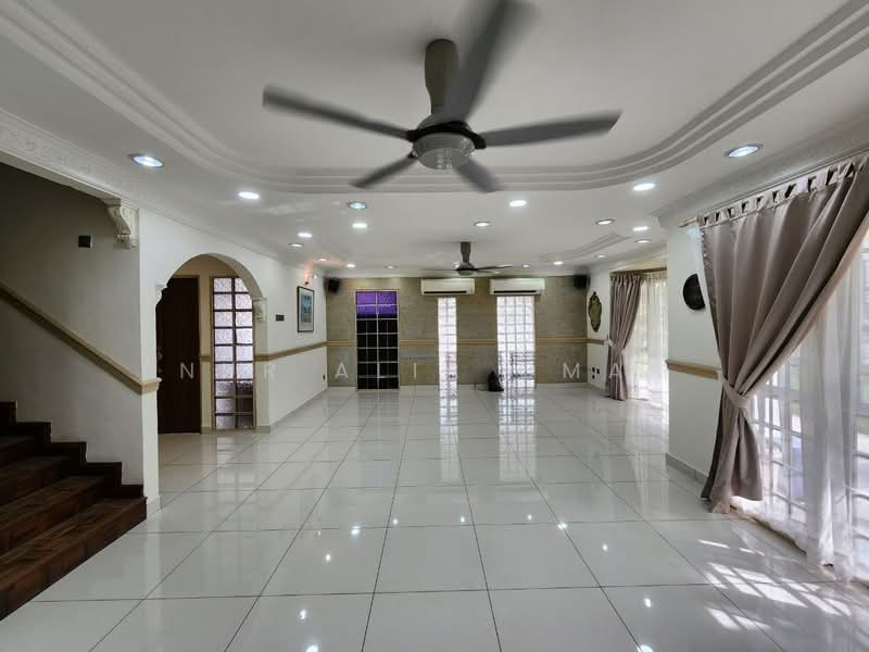 Rumah Berkembar untuk Dijual di Shah Alam (Selangor) - Nur Alia Omar - Living Room - PropertyGuru.com.my