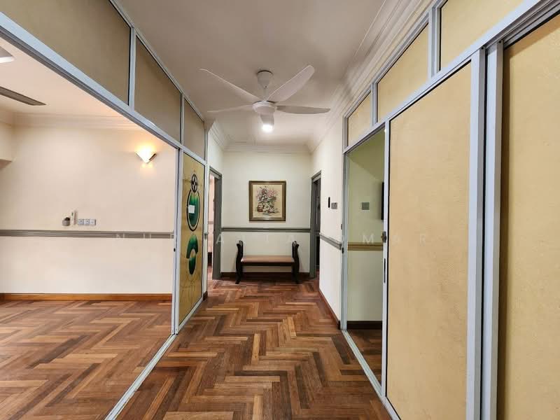 Rumah Berkembar untuk Dijual di Shah Alam (Selangor) - Nur Alia Omar - Corridor - PropertyGuru.com.my