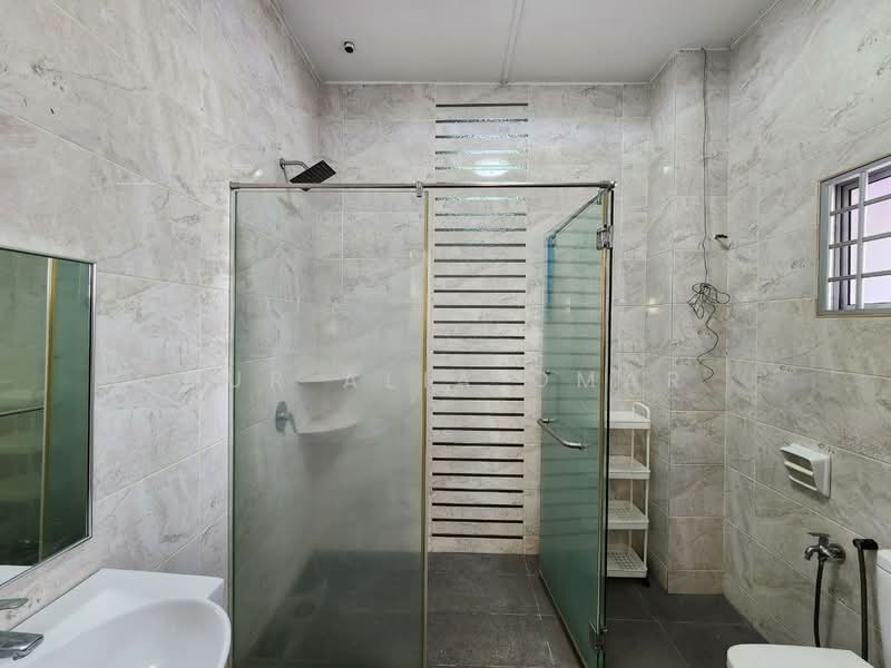 Rumah Berkembar untuk Dijual di Shah Alam (Selangor) - Nur Alia Omar - Bathroom - PropertyGuru.com.my
