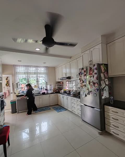 Bungalow House untuk Dijual di Taman Stulang Laut (Johor Bahru) - Carrien Siow - Kitchen - PropertyGuru.com.my