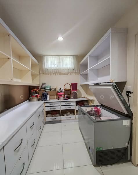 Bungalow House untuk Dijual di Taman Stulang Laut (Johor Bahru) - Carrien Siow - Kitchen - PropertyGuru.com.my