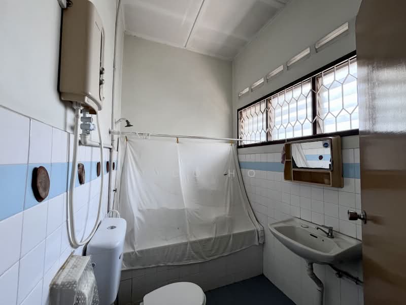 Rumah Berkembar untuk Dijual di Taman Sentosa (Johor Bahru) - Nico Ho - Bathroom - PropertyGuru.com.my